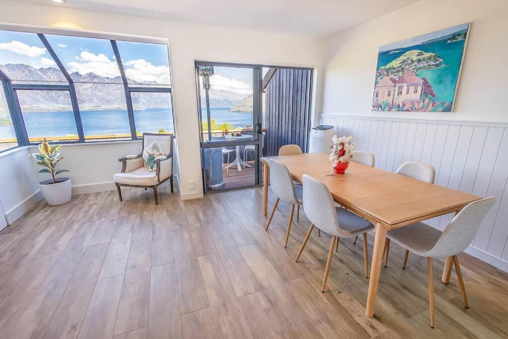 Fernhill Stunning View Home クイーンズタウン エクステリア 写真