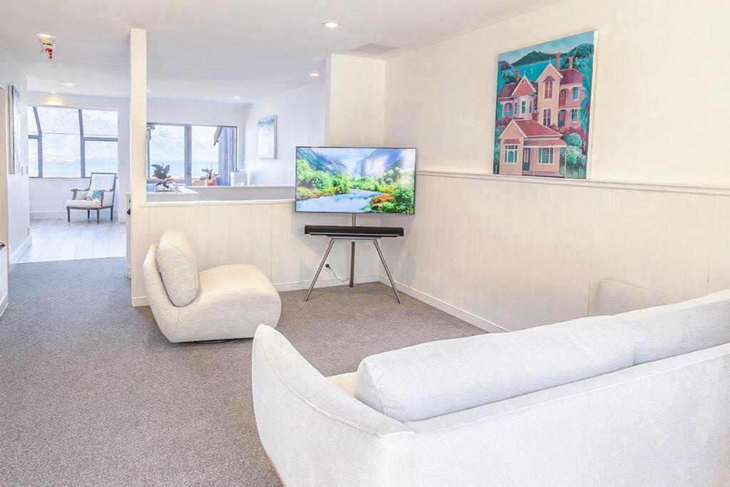 Fernhill Stunning View Home クイーンズタウン エクステリア 写真
