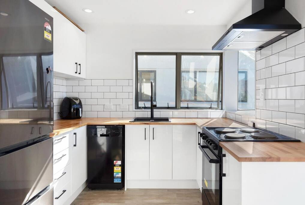 Fernhill Stunning View Home クイーンズタウン エクステリア 写真